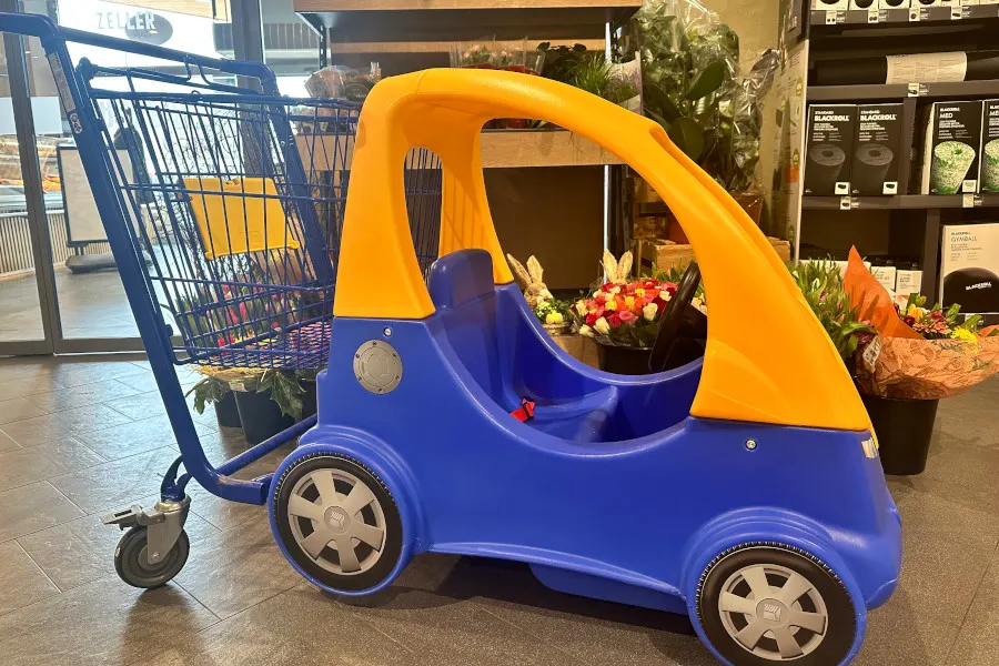 Funmobil Kindereinkaufswagen im EDEKA Markt Zeller in Welden
